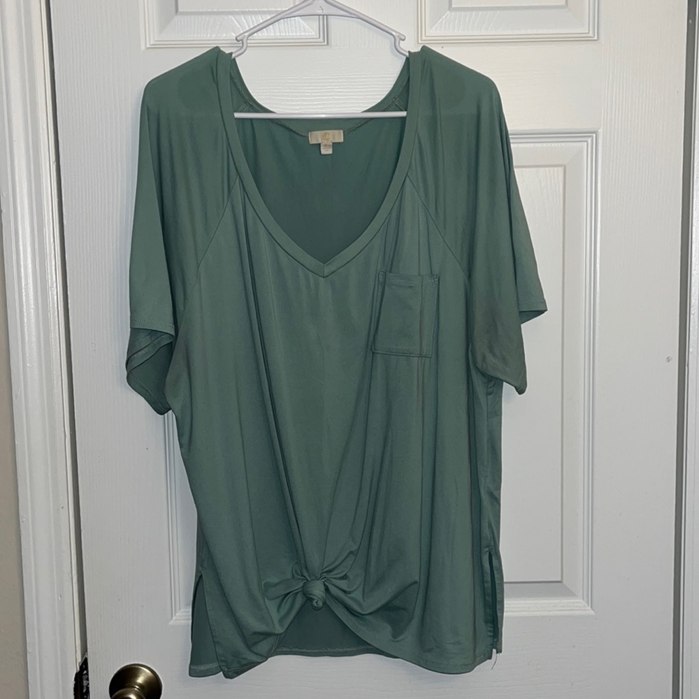 Woman’s Top with a front tie